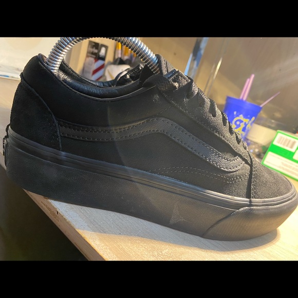 All black vans. Thick soles. Size 7.5 men’s 9 women’s barely worn. Authentic! - Picture 10 of 12
